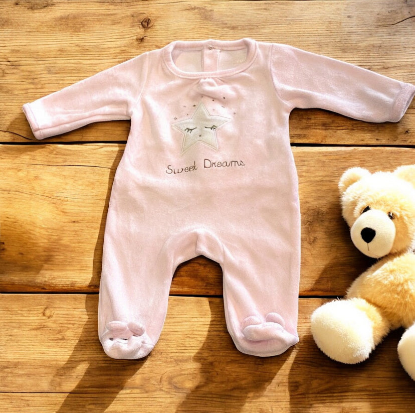 Pyjama dors-bien. 1 mois