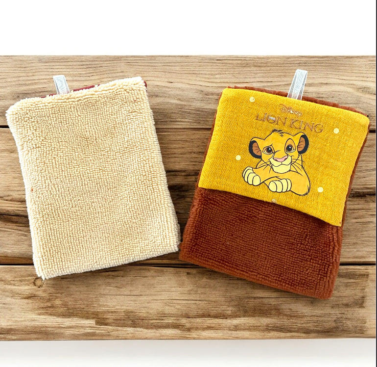 Lot de 2 débarbouillettes Lions 3