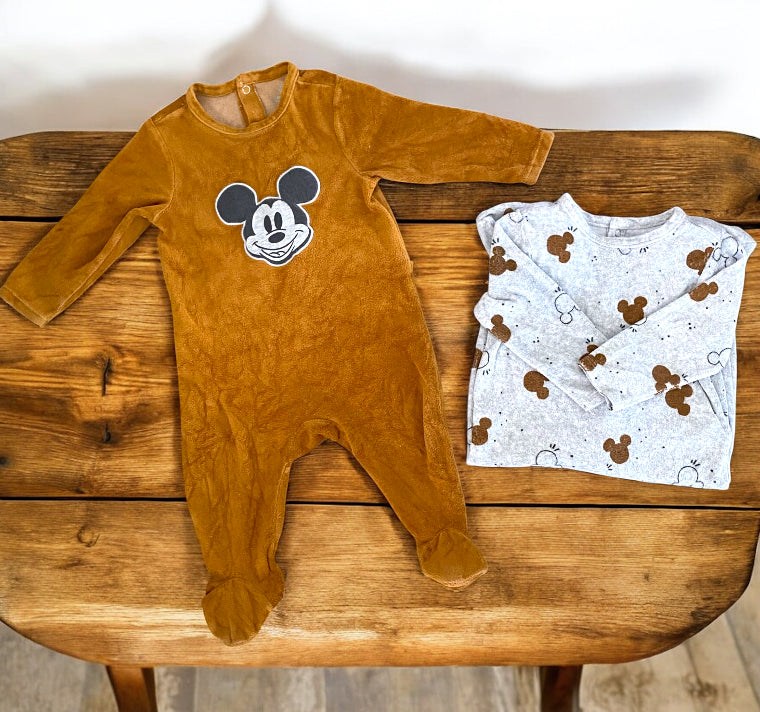 Disney by Orchestra. Lot de 2 pyjamas. 12 mois.