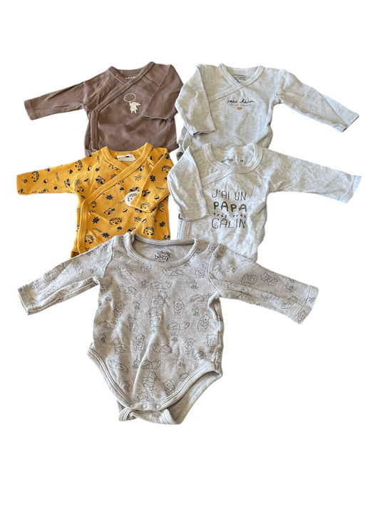 Lot de 5 bodies manches longues en taille 1 mois.