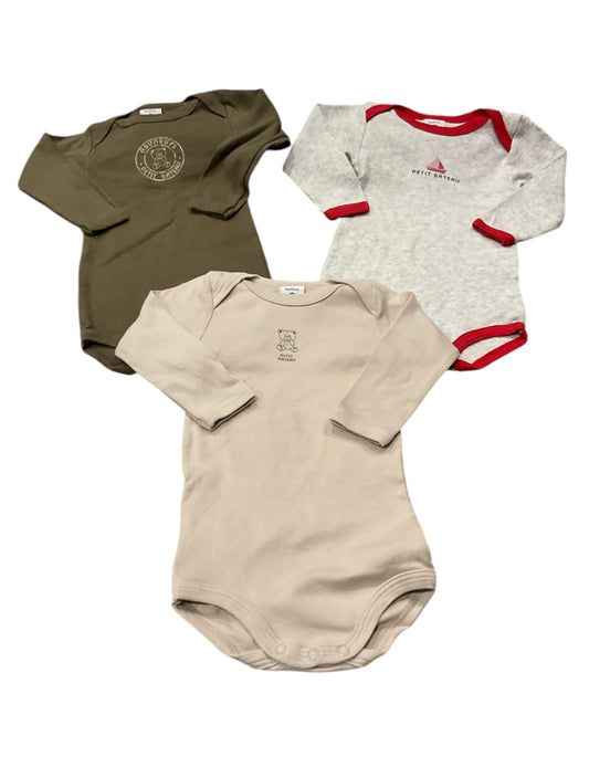 Lot de 3 bodies manches longues Petit Bateau, garçon. 6 Mois.