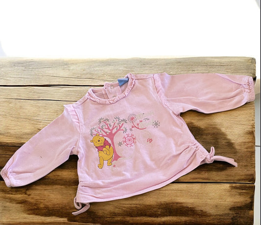 Pull Winnie l’ourson. 3 mois.
