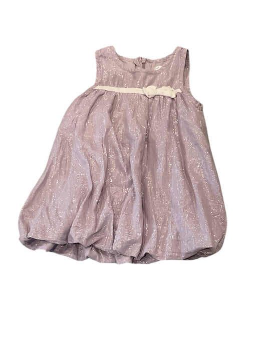 Robe sans manches lilas reflet argenté. 18 mois.