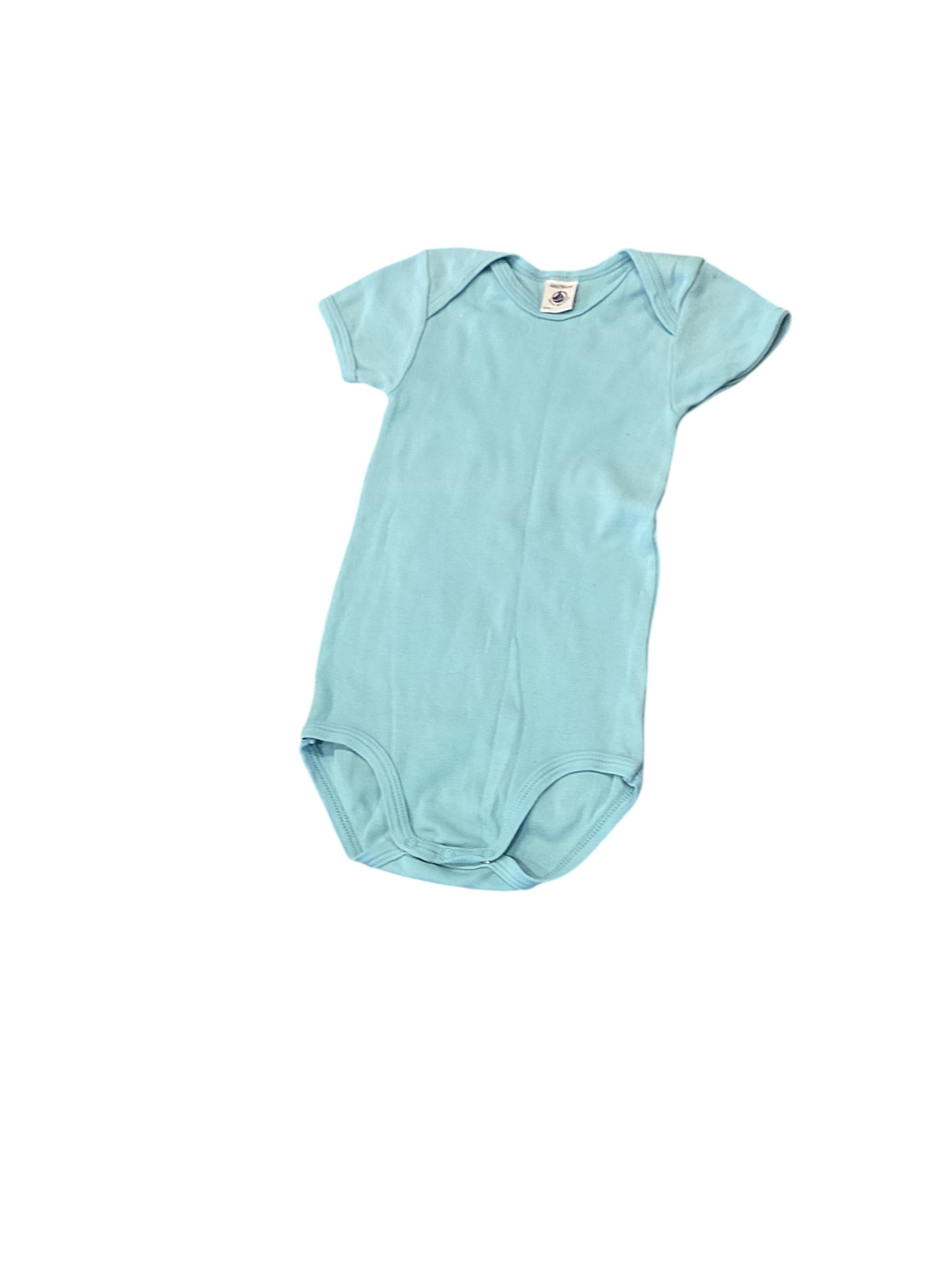 Lot de 3 bodies manches courtes garçon Petit Bateau. 4 ans.