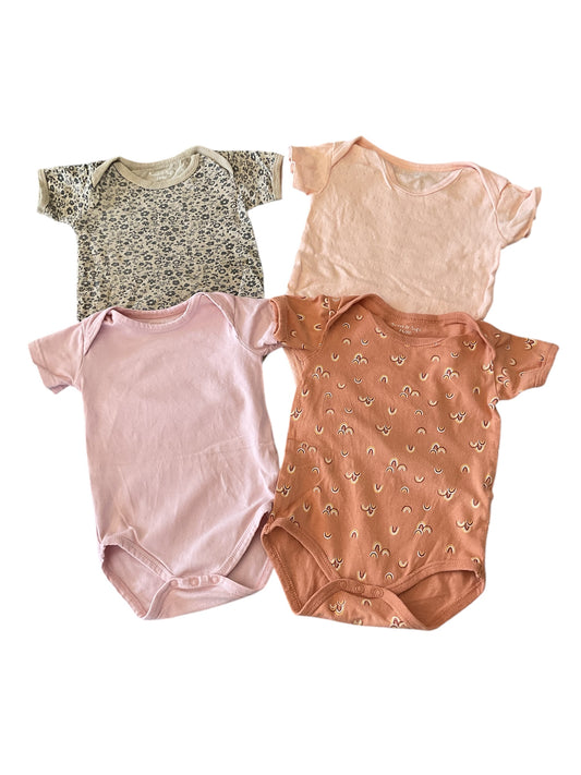 Lot de 4 bodies manches courtes pour bébé fille, 12-18 Mois.